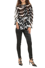 Load image into Gallery viewer, Printed silk blouse
