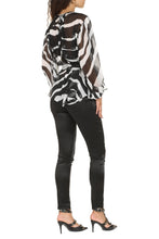 Load image into Gallery viewer, Printed silk blouse
