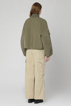 Load image into Gallery viewer, Satin bomber-jacket
