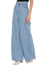 Load image into Gallery viewer, Wide-leg jeans
