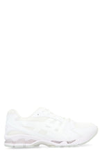 Load image into Gallery viewer, Low-top sneakers made of leather and fabric.
