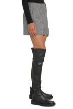 Load image into Gallery viewer, Houndstooth wool shorts
