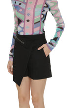 Load image into Gallery viewer, Wool shorts
