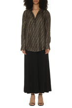 Load image into Gallery viewer, Silk shirt
