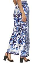 Load image into Gallery viewer, Printed silk pants

