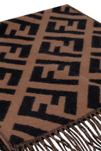 Load image into Gallery viewer, Cashmere scarf with fringes
