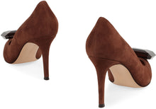 Load image into Gallery viewer, Jaipur suede pumps
