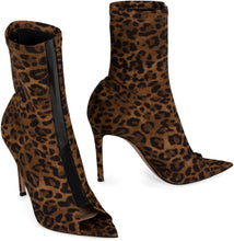 Load image into Gallery viewer, Leather ankle boots
