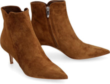 Load image into Gallery viewer, Suede ankle boots
