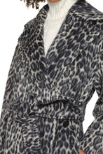 Load image into Gallery viewer, Geyser animal print coat
