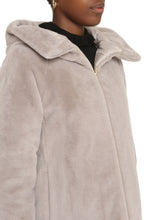Load image into Gallery viewer, Faux fur coat
