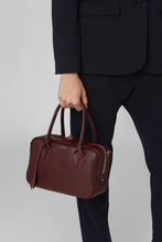 Load image into Gallery viewer, Vita leather handbag
