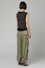 Load image into Gallery viewer, Viscose cargo-trousers

