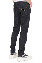 Load image into Gallery viewer, Slim fit jeans

