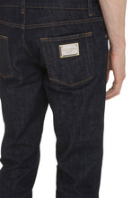 Load image into Gallery viewer, Slim fit jeans
