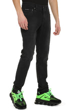 Load image into Gallery viewer, Slim fit jeans
