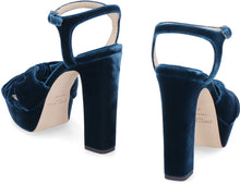 Load image into Gallery viewer, Heloise velvet sandals
