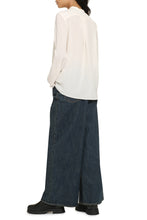Load image into Gallery viewer, Utah crêpe blouse
