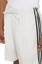 Load image into Gallery viewer, Techno fabric bermuda-shorts
