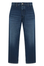 Load image into Gallery viewer, Straight leg jeans

