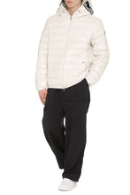 Load image into Gallery viewer, Cornour short down jacket

