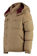 Load image into Gallery viewer, Fornas short down jacket
