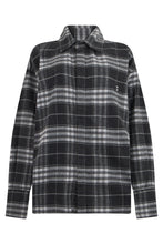 Load image into Gallery viewer, Checked flannel shirt
