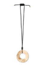 Load image into Gallery viewer, Necklace with pendant
