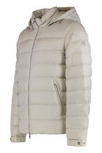 Load image into Gallery viewer, Short puffer Arneb with hood
