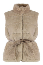 Load image into Gallery viewer, Joui Faux fur waistcoat

