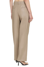 Load image into Gallery viewer, Faux leather trousers
