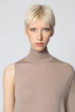 Load image into Gallery viewer, Wool turtleneck sweater
