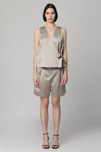 Load image into Gallery viewer, Knot front blouse
