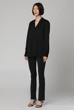 Load image into Gallery viewer, Crêpe blouse
