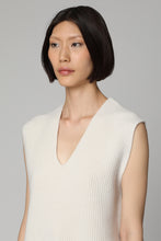 Load image into Gallery viewer, Wool vest
