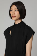Load image into Gallery viewer, Crêpe blouse
