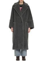 Load image into Gallery viewer, Kadiak Faux fur coat
