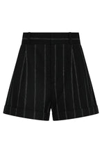 Load image into Gallery viewer, Wool shorts
