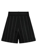 Load image into Gallery viewer, Wool shorts
