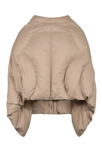 Load image into Gallery viewer, Corazon padded cape
