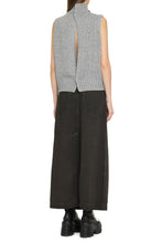 Load image into Gallery viewer, Wool blend knitted front vest
