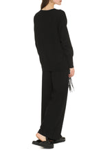 Load image into Gallery viewer, Cotton V-neck pullover
