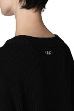 Load image into Gallery viewer, Merino wool crew-neck sweater
