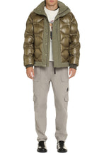 Load image into Gallery viewer, Tieon glossy nylon down jacket
