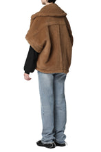 Load image into Gallery viewer, Newmanto faux fur jacket
