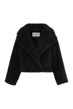 Load image into Gallery viewer, Oggeri vegan fur jacket
