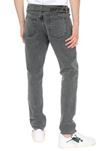Load image into Gallery viewer, Belted skinny jeans
