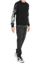 Load image into Gallery viewer, Crew-neck wool sweater
