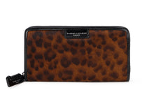 Load image into Gallery viewer, Animal print wallet
