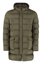 Load image into Gallery viewer, Snap button fastening down jacket
